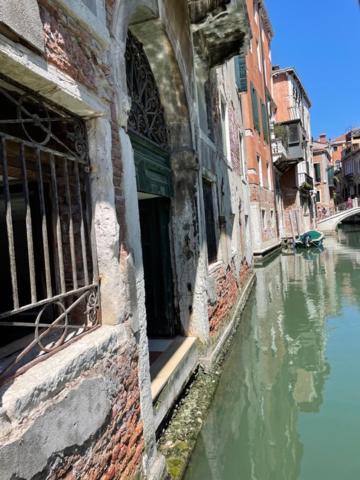 San Marco Apartment With Canal View Veneza Exterior foto