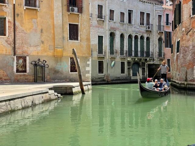 San Marco Apartment With Canal View Veneza Exterior foto
